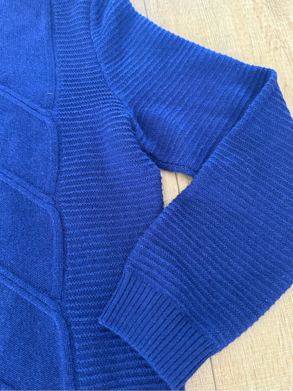St. John 100% Cashmere Cable Knit Zip Cardigan Sweater Cobalt Blue L - Picture 8 of 13